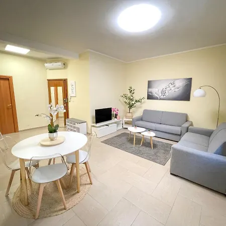 Roccaro Apartment *